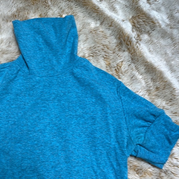 Victoria Secret turtleneck cap sleeve Tee - Picture 3 of 8